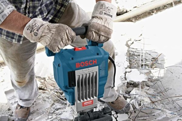 BOSCH MARTEAU
PIQUEUR HEX 16kgs 41J
1750W GSH16-28
GSH 16-28